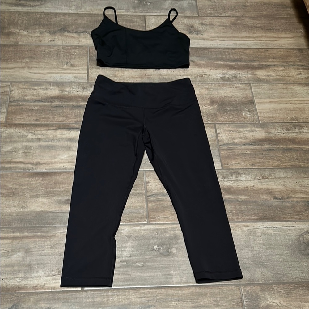 New! 3 piece Women's Black Spandex yoga pant with mid and sport top
